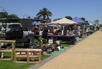 Cobram Log Cabin Market